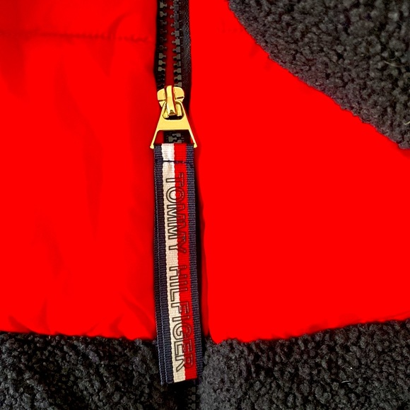 Red - Picture 5 of 10